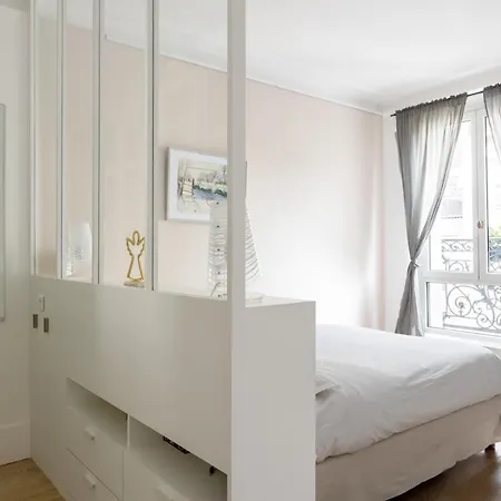 Veeve - Mirror, Mirror Appartement Parijs
